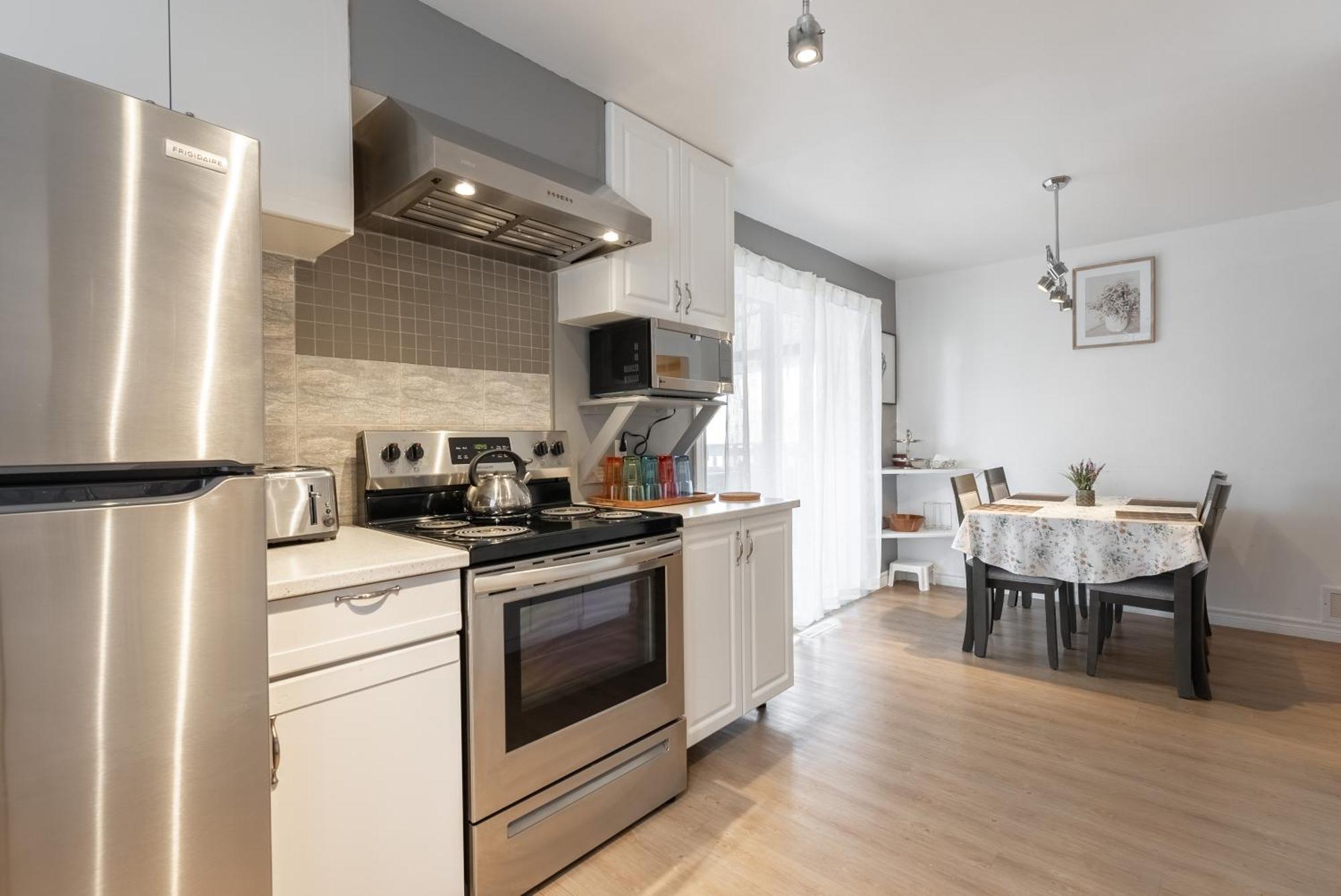 Comfortable Spacious House With Parking Brossard Εξωτερικό φωτογραφία