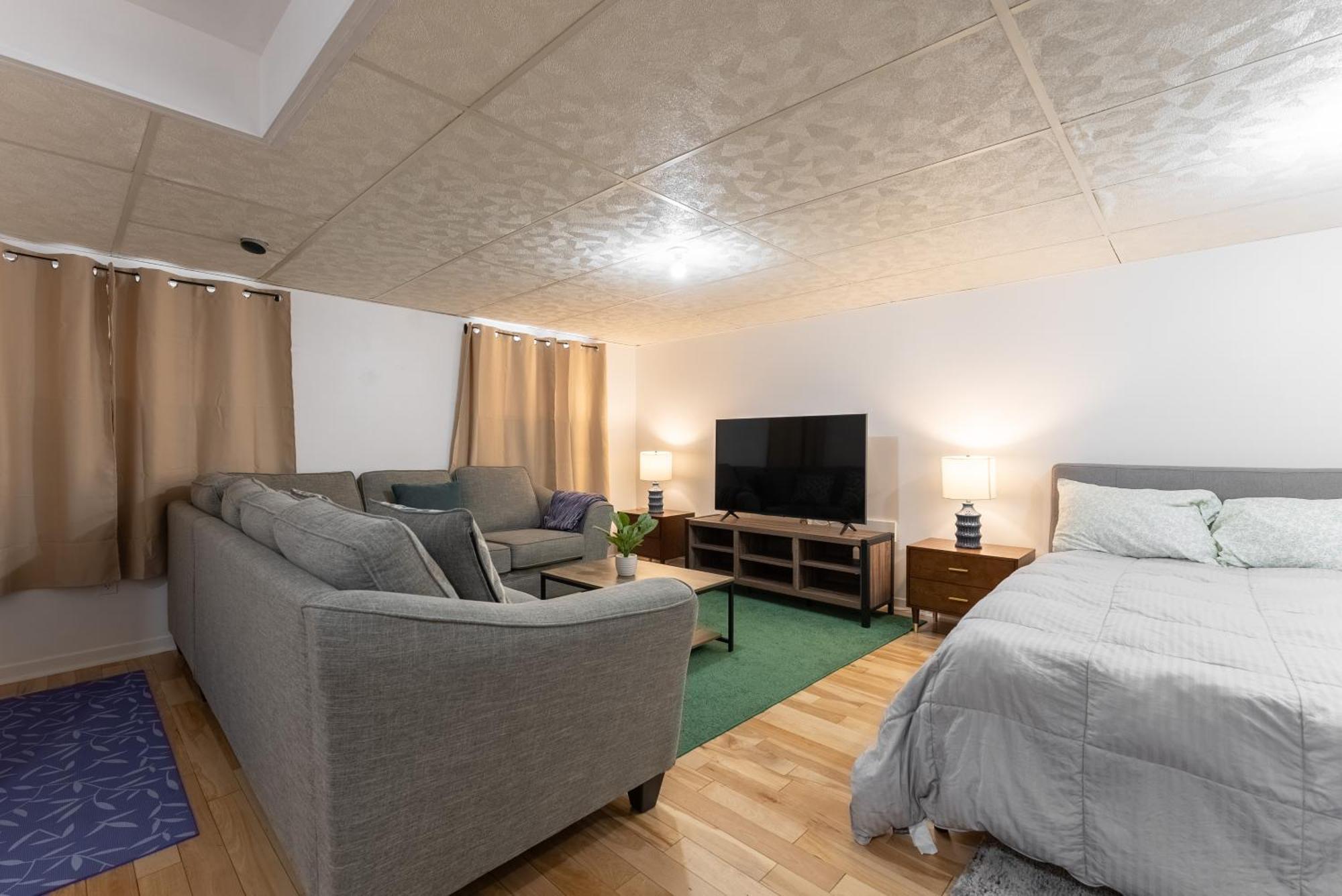Comfortable Spacious House With Parking Brossard Εξωτερικό φωτογραφία