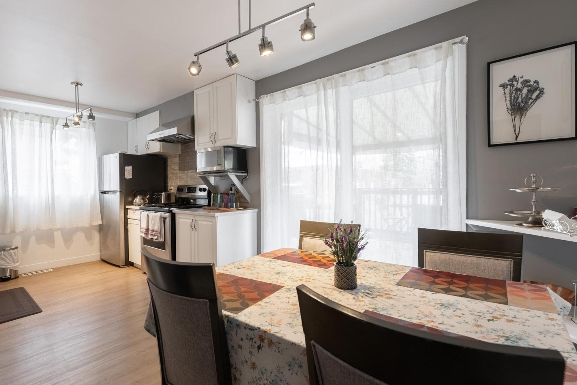 Comfortable Spacious House With Parking Brossard Εξωτερικό φωτογραφία