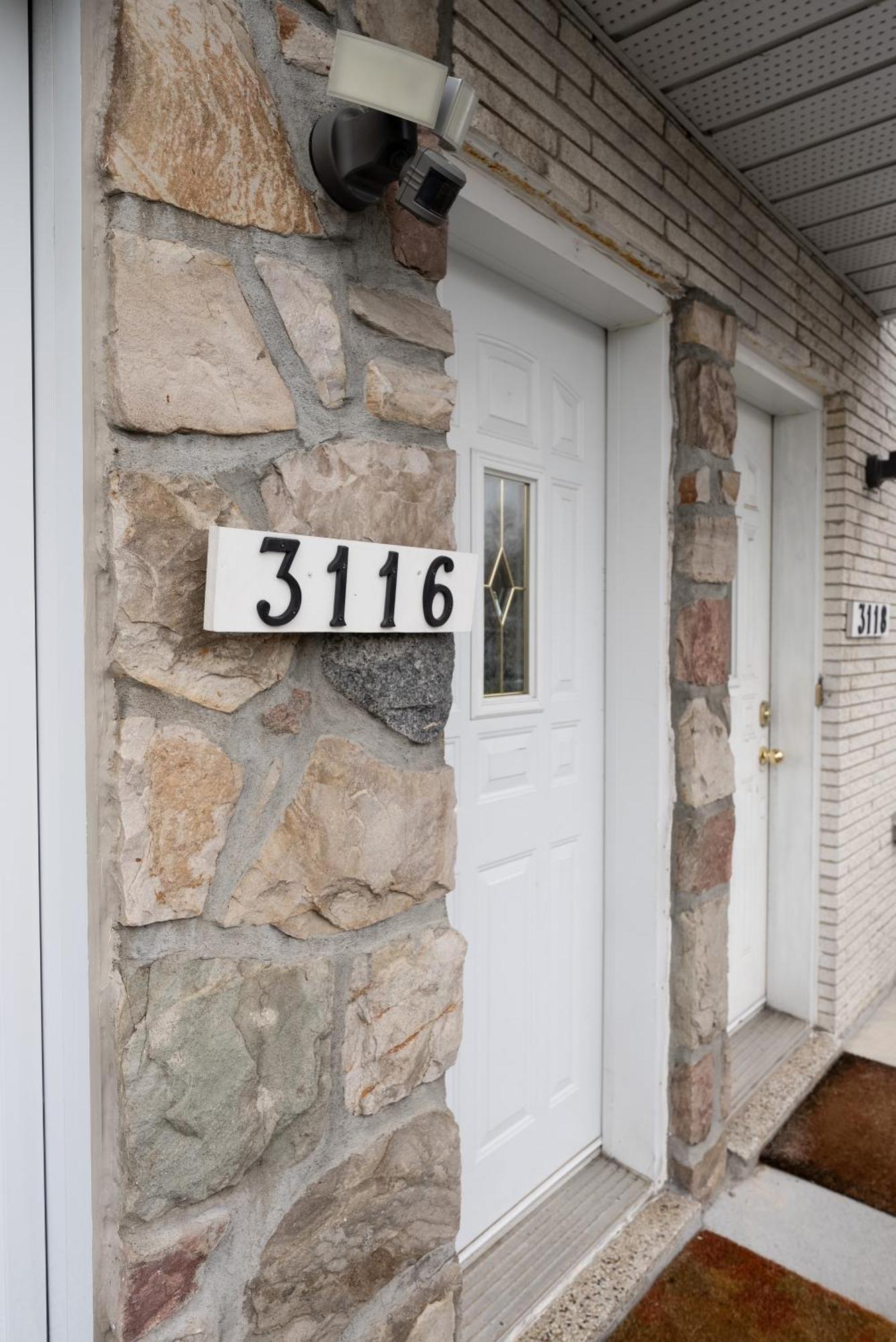 Comfortable Spacious House With Parking Brossard Εξωτερικό φωτογραφία