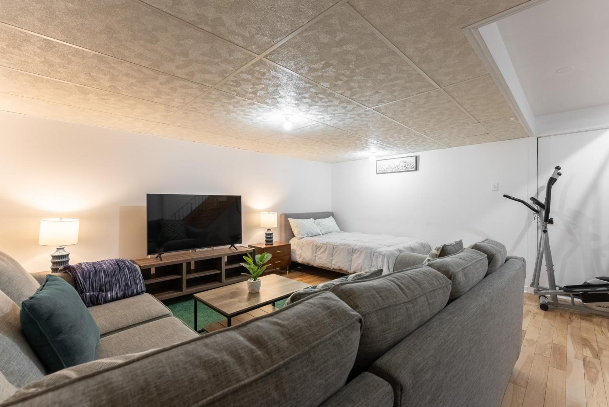 Comfortable Spacious House With Parking Brossard Εξωτερικό φωτογραφία