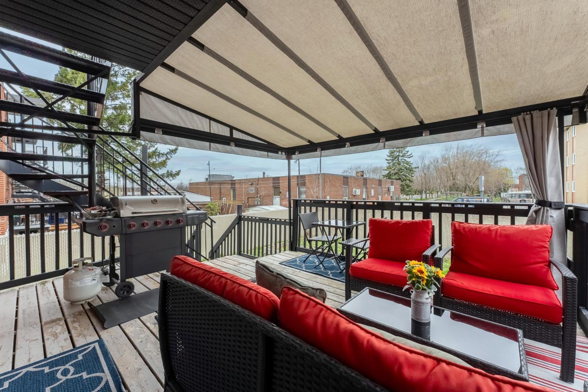 Comfortable Spacious House With Parking Brossard Εξωτερικό φωτογραφία